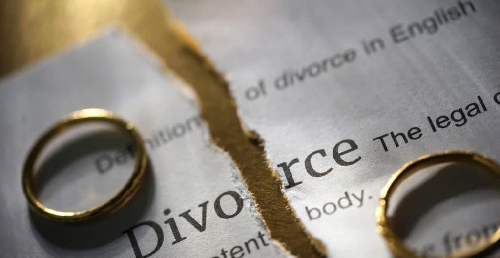 Understanding the Impact⁣ of ‌Divorce⁢ on Life Insurance Policies