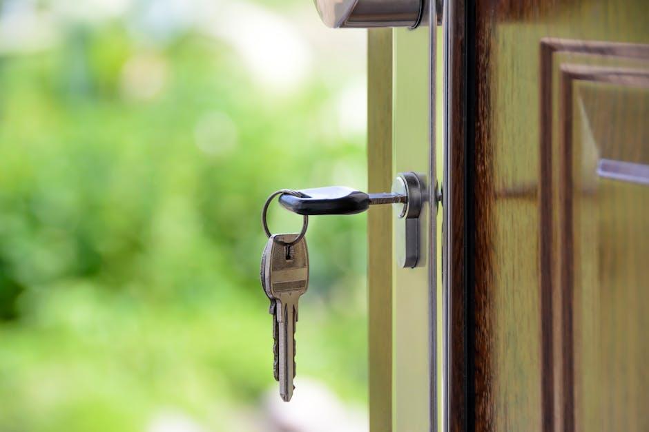 Do Insurance Adjusters Work in Favor of the Company or the Policyholder